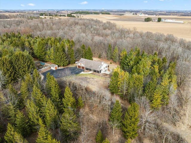N5968 County Road P, Mayville, WI 53050