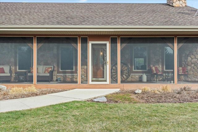 N5968 County Road P, Mayville, WI 53050