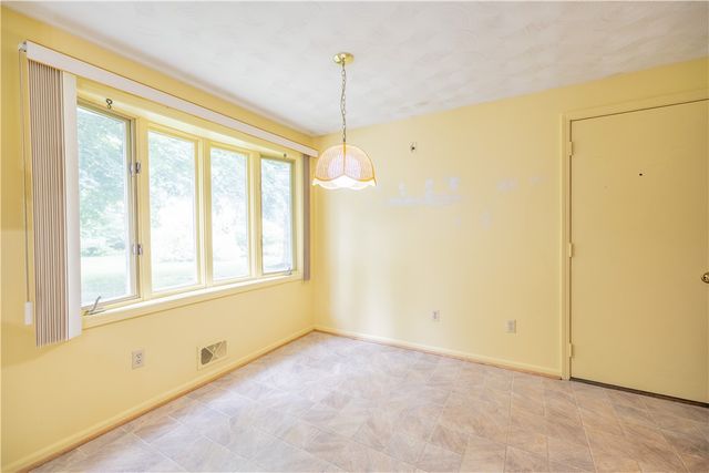 1338 Robin Hood Lane, Webster, NY 14580