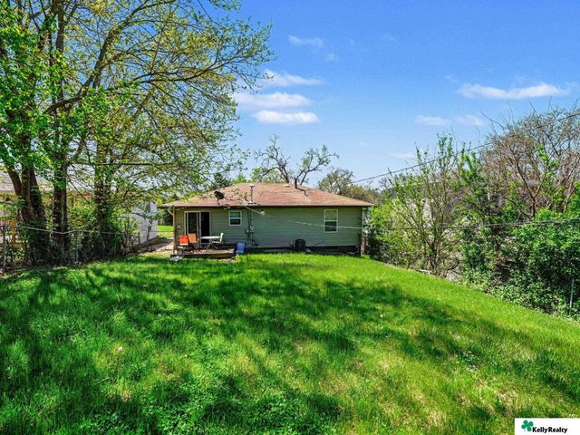 3722 Crown Pointe Avenue, Omaha, NE 68111