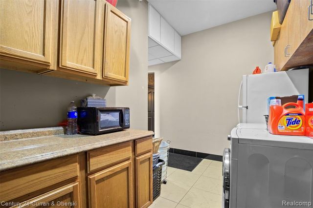 23437 Michigan Avenue, Dearborn, MI 48124