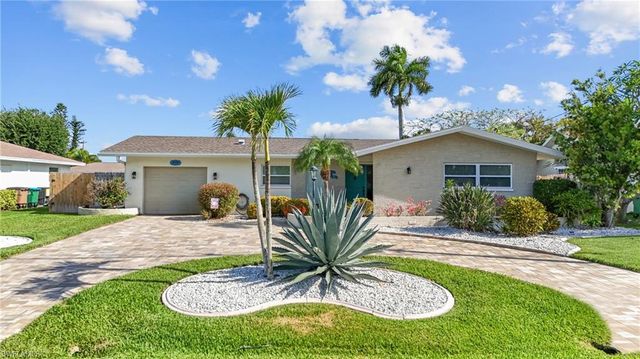 4116 Country Club BLVD, Cape Coral, FL 33904