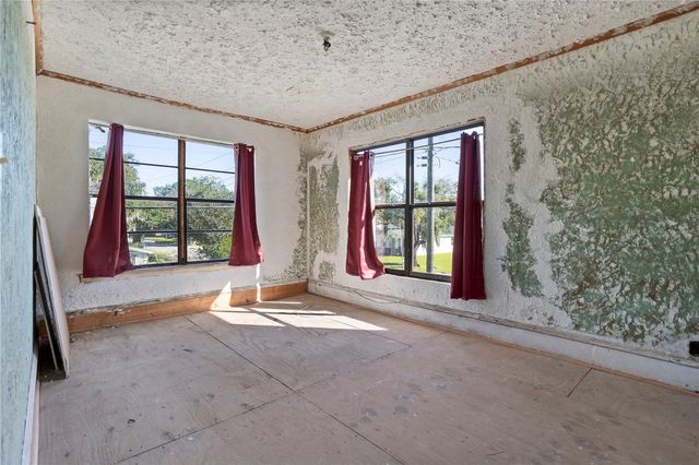 900 S LOCUST AVENUE, Sanford, FL 32771