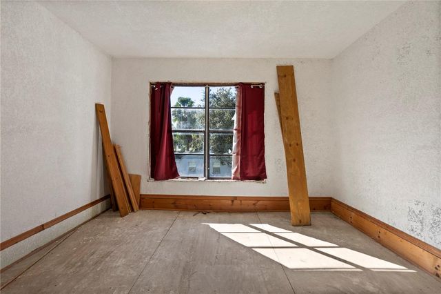 900 S LOCUST AVENUE, Sanford, FL 32771