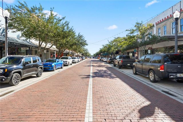 900 S LOCUST AVENUE, Sanford, FL 32771