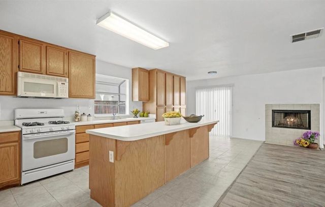 4190 Rainbow View Way, Hemet, CA 92545