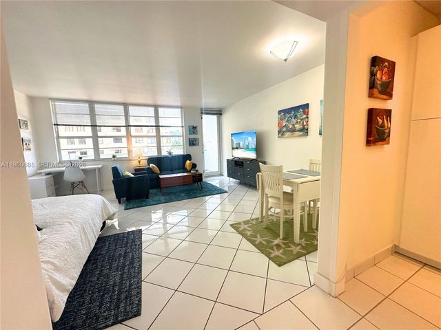 100 Lincoln Rd 307, Miami Beach, FL 33139