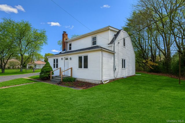 1932 Joshuas Path, Central Islip, NY 11722