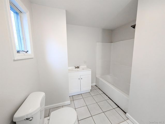 1932 Joshuas Path, Central Islip, NY 11722