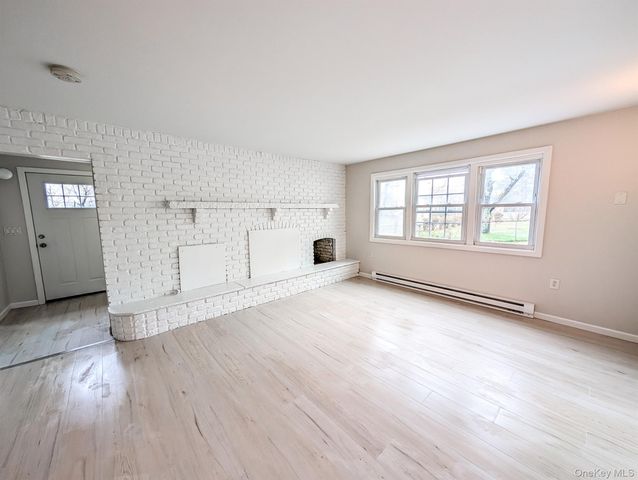 1932 Joshuas Path, Central Islip, NY 11722