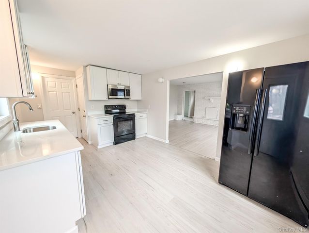 1932 Joshuas Path, Central Islip, NY 11722