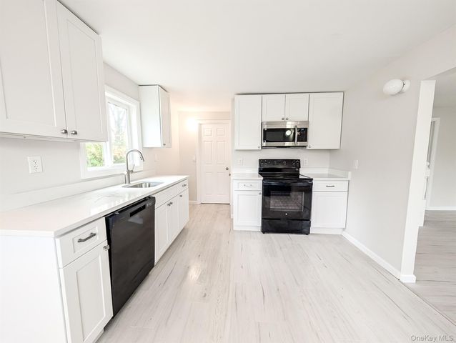 1932 Joshuas Path, Central Islip, NY 11722