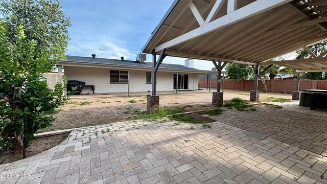 922 W ANGELA Drive, Phoenix, AZ 85023