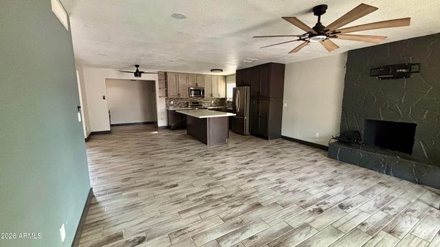 922 W ANGELA Drive, Phoenix, AZ 85023