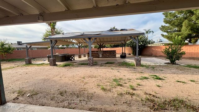 922 W ANGELA Drive, Phoenix, AZ 85023