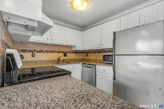 1700 Broadbridge Avenue C48, Stratford, CT 06614