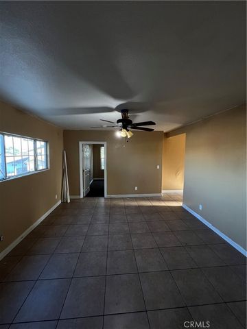 207 W 85TH PLACE, Los Angeles, CA 90003