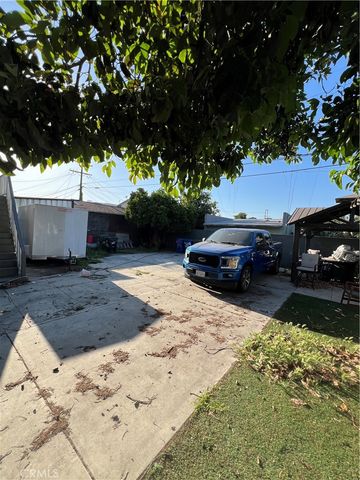 207 W 85TH PLACE, Los Angeles, CA 90003