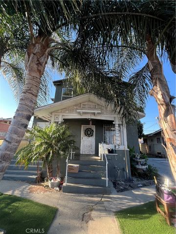 207 W 85TH PLACE, Los Angeles, CA 90003