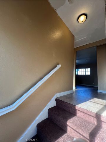 207 W 85TH PLACE, Los Angeles, CA 90003