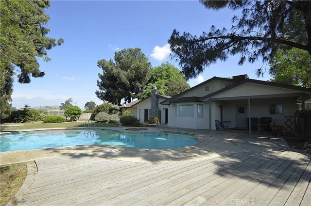 41493 Road 96, Dinuba, CA 93618