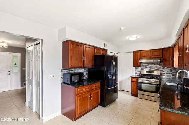 1 Zimm Lane, Jackson, NJ 08527
