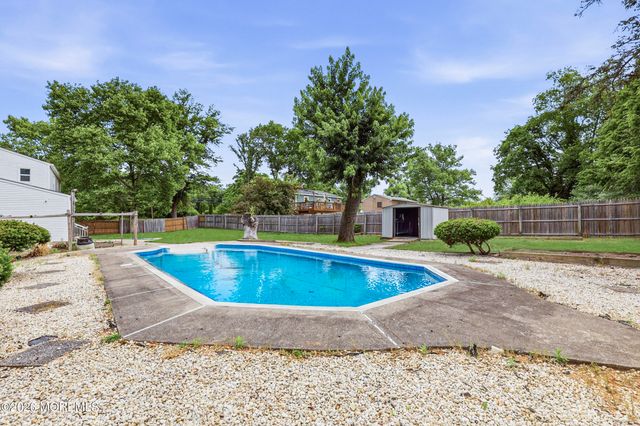 1 Zimm Lane, Jackson, NJ 08527