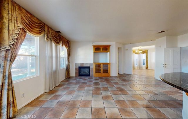 19 Sorbonne, Westminster, CA 92683