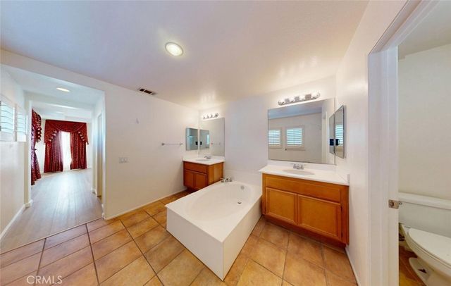 19 Sorbonne, Westminster, CA 92683