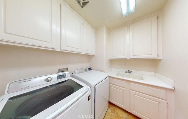 19 Sorbonne, Westminster, CA 92683