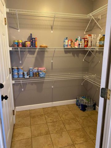 840 Blvd De L Orleans, Mary Esther, FL 32569