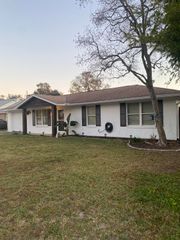 840 Blvd De L Orleans, Mary Esther, FL 32569