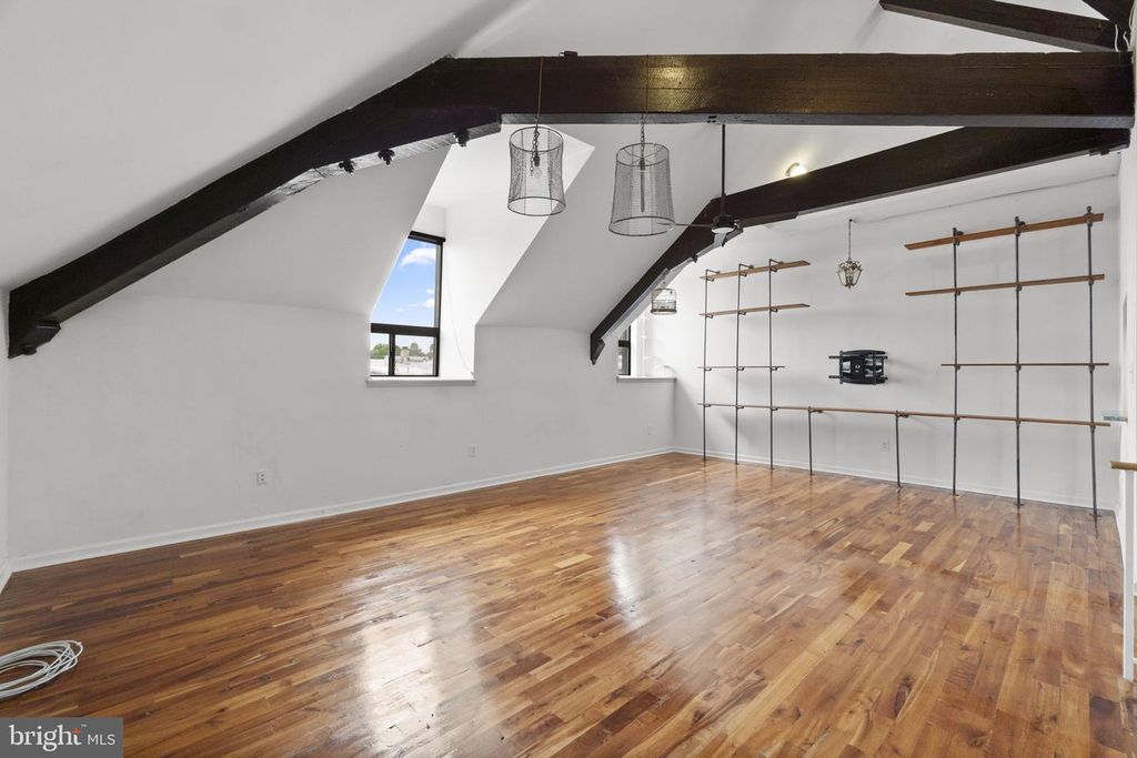 Image 15 of property listing at 1714 PARK AVE #512, Baltimore, MD 21217