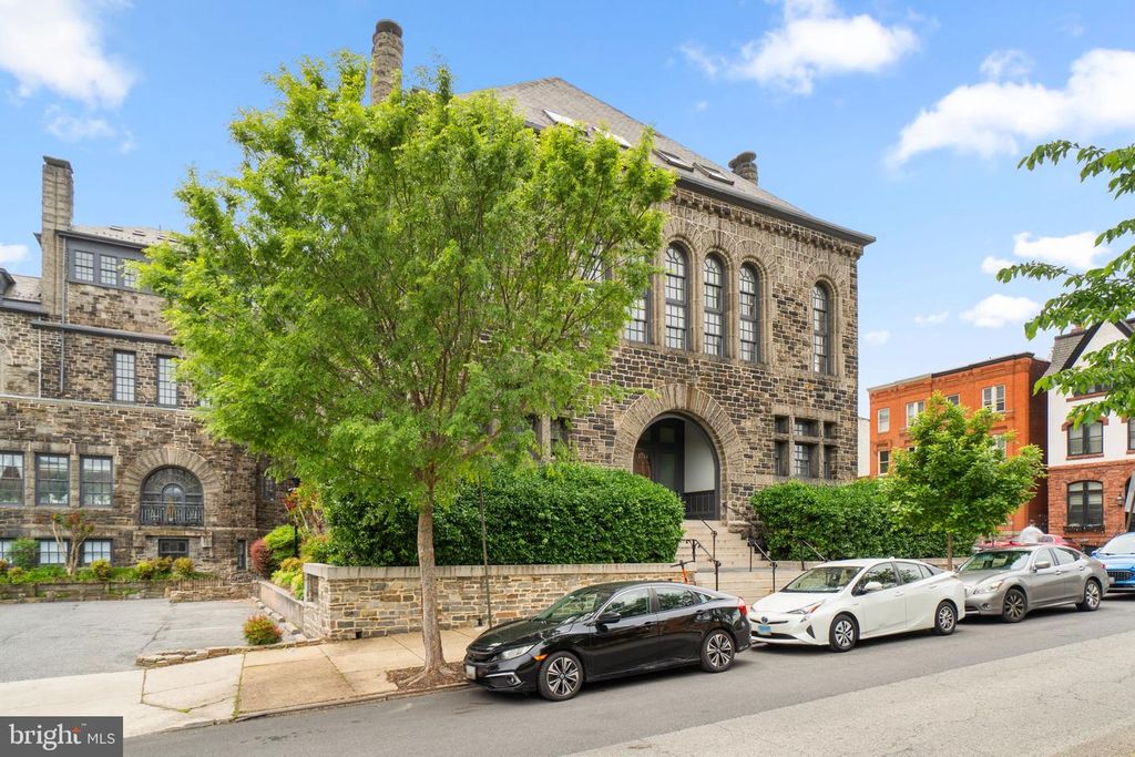 Image 3 of property listing at 1714 PARK AVE #512, Baltimore, MD 21217