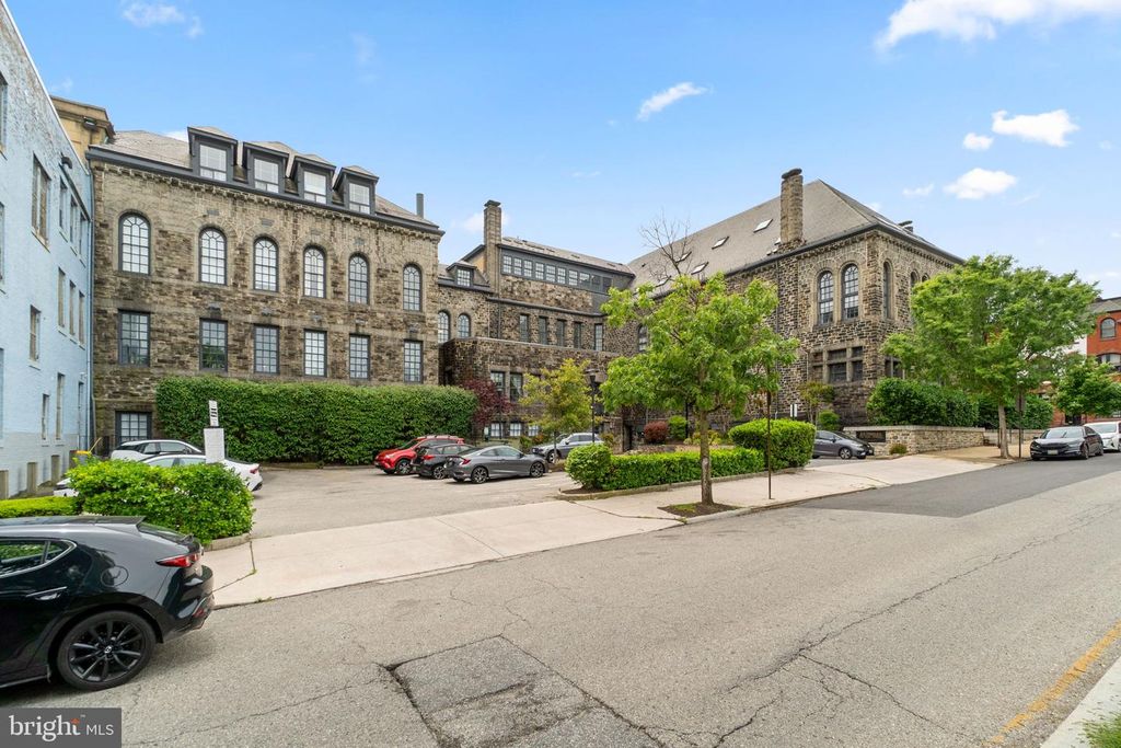 Image 4 of property listing at 1714 PARK AVE #512, Baltimore, MD 21217