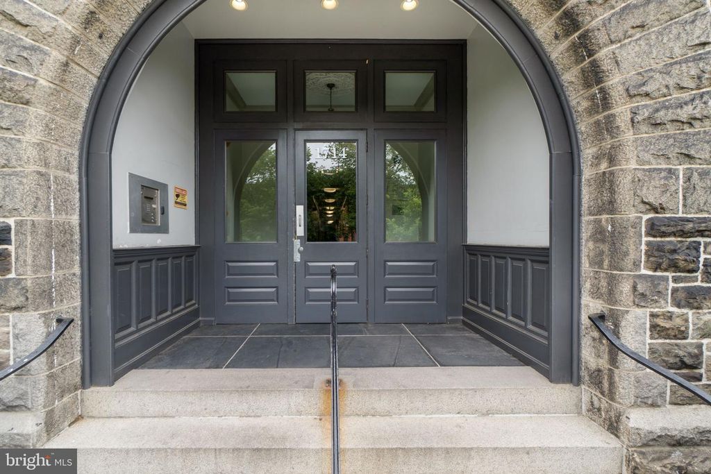 Image 7 of property listing at 1714 PARK AVE #512, Baltimore, MD 21217