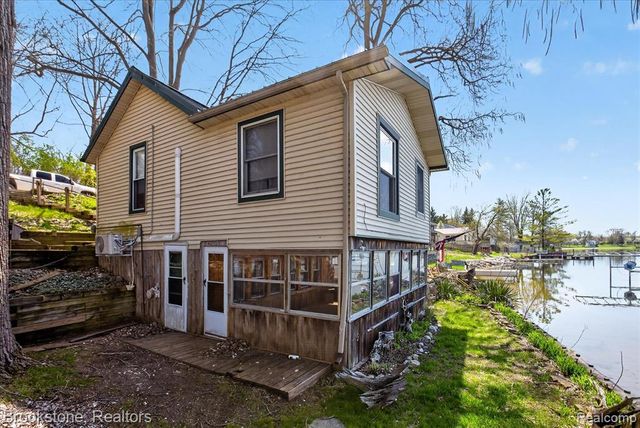 6571 Sherman Drive, Otter Lake, MI 48464