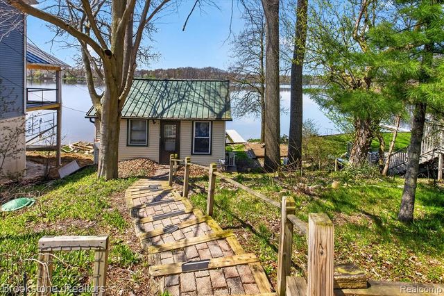 6571 Sherman Drive, Otter Lake, MI 48464