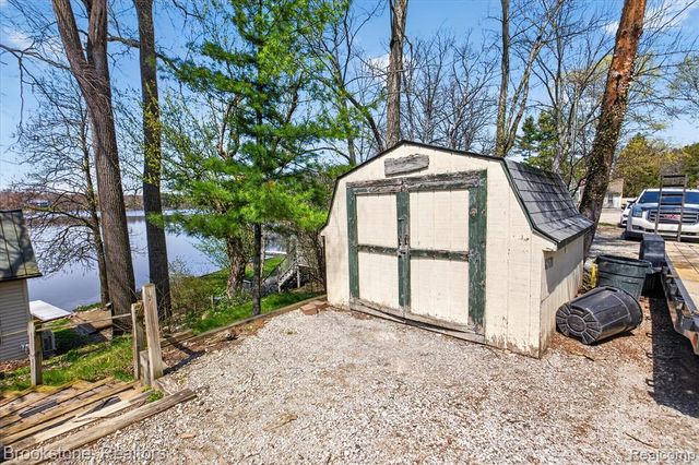 6571 Sherman Drive, Otter Lake, MI 48464