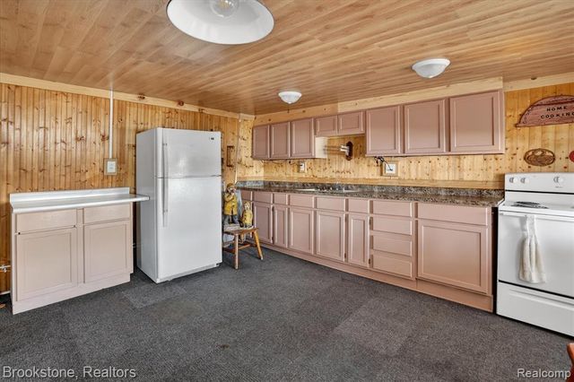 6571 Sherman Drive, Otter Lake, MI 48464