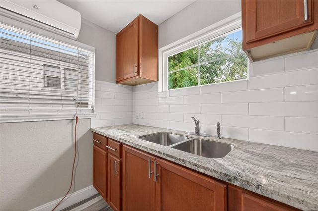 1511 Scharpe Street 2, Houston, TX 77023