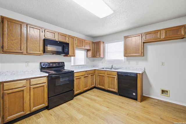 2713 LOCKWOOD LN, Schertz, TX 78154