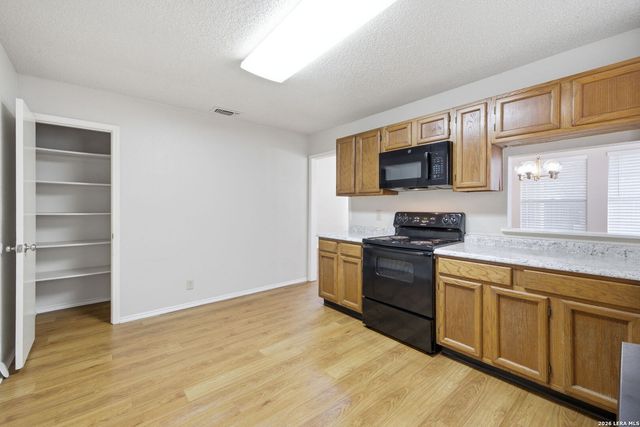 2713 LOCKWOOD LN, Schertz, TX 78154