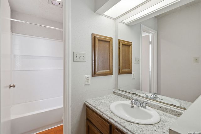 2713 LOCKWOOD LN, Schertz, TX 78154