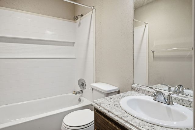 2713 LOCKWOOD LN, Schertz, TX 78154