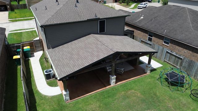 102 Indigo Brush Drive, La Marque, TX 77568