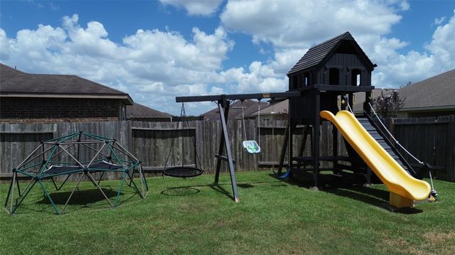 102 Indigo Brush Drive, La Marque, TX 77568