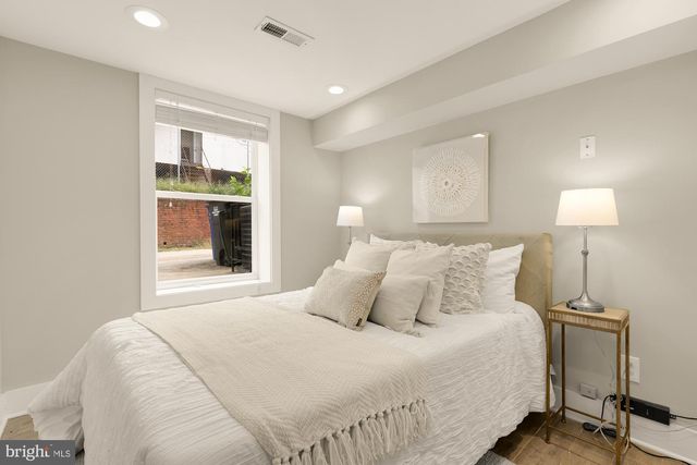 1236 OWEN PL NE, Washington, DC 20002