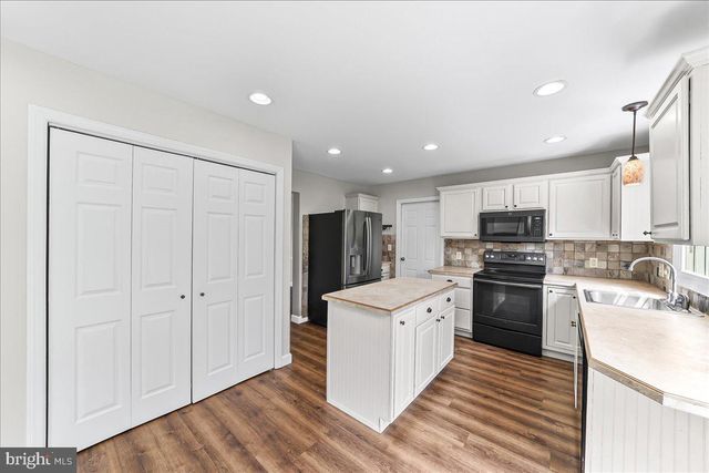 2 MORNINGSIDE CT, West Grove, PA 19390