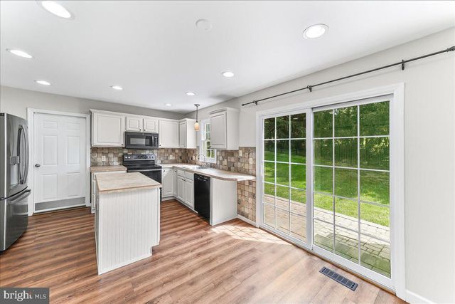 2 MORNINGSIDE CT, West Grove, PA 19390